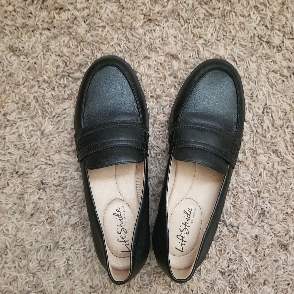 NWOT Life Stride Leather Shoes